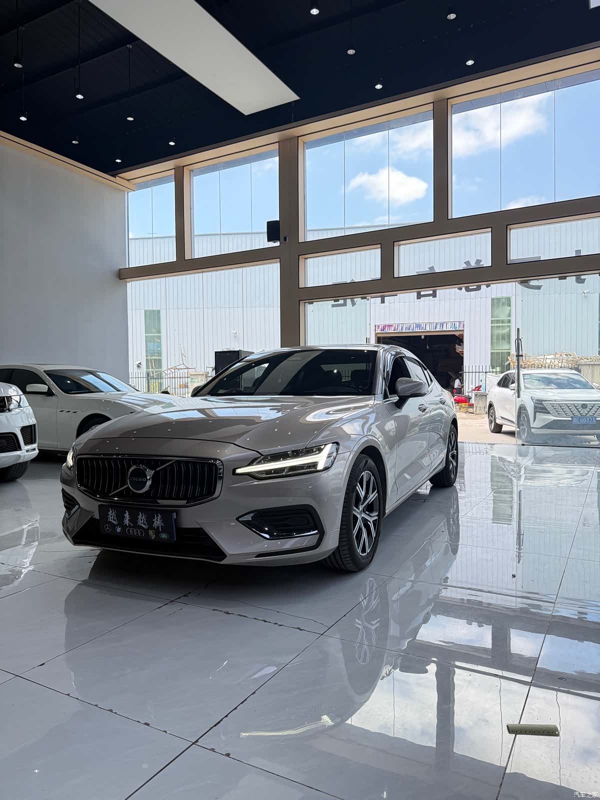 Volvo S60, 2023 4