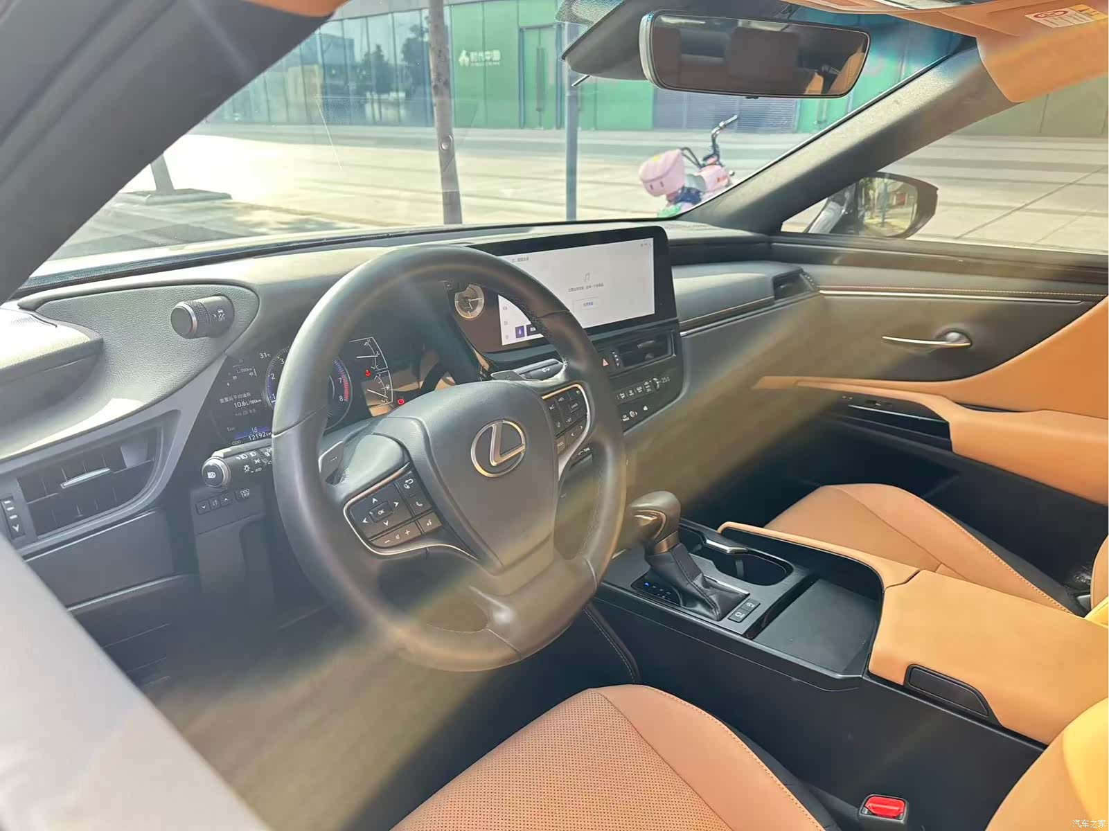 Lexus ES, 2024 все фото
