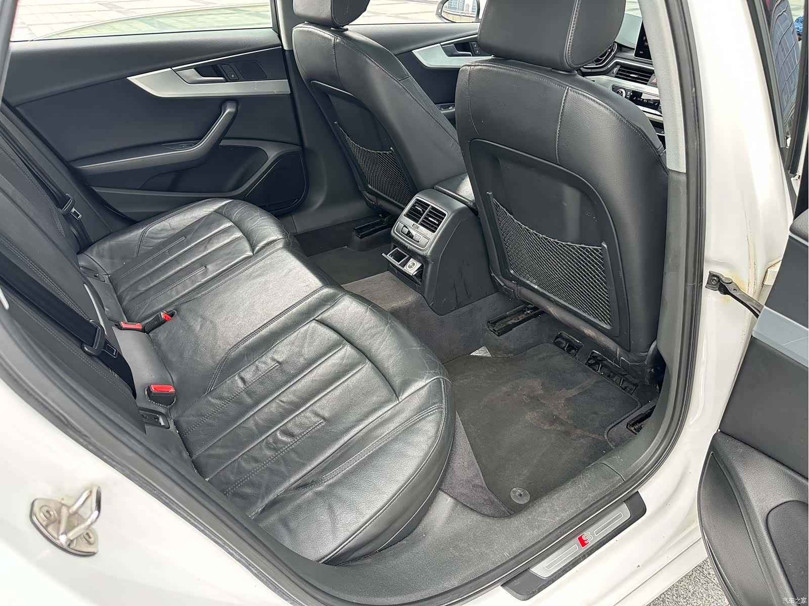 Audi A4L, 2018 21