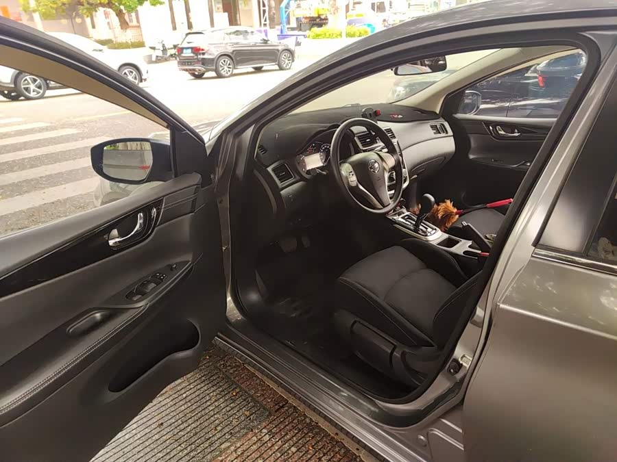 Nissan Tiida 2018, фото 14