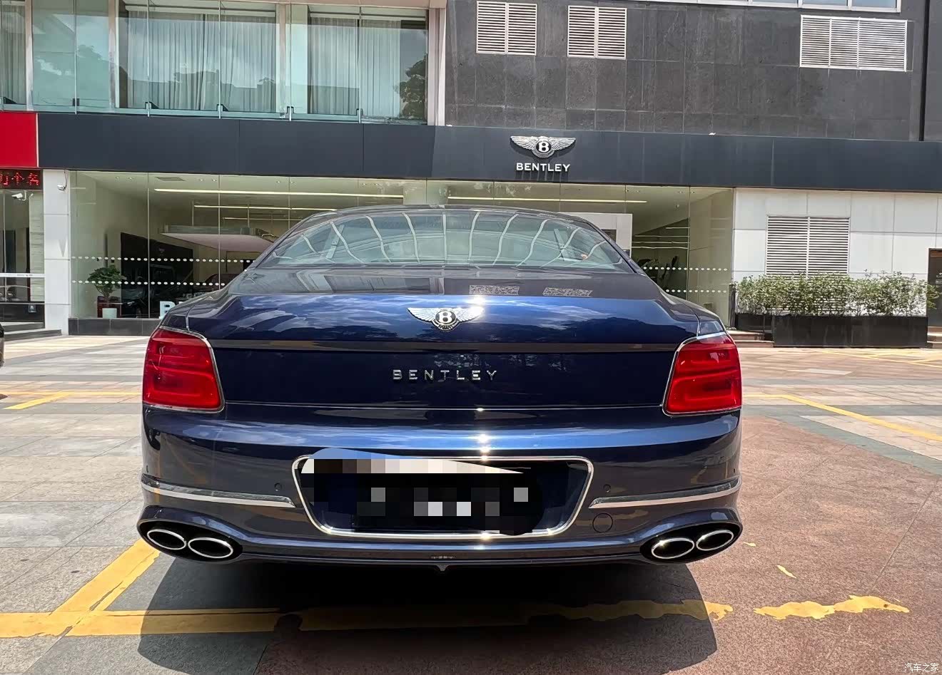 Bentley Flying Spur, 2024 7