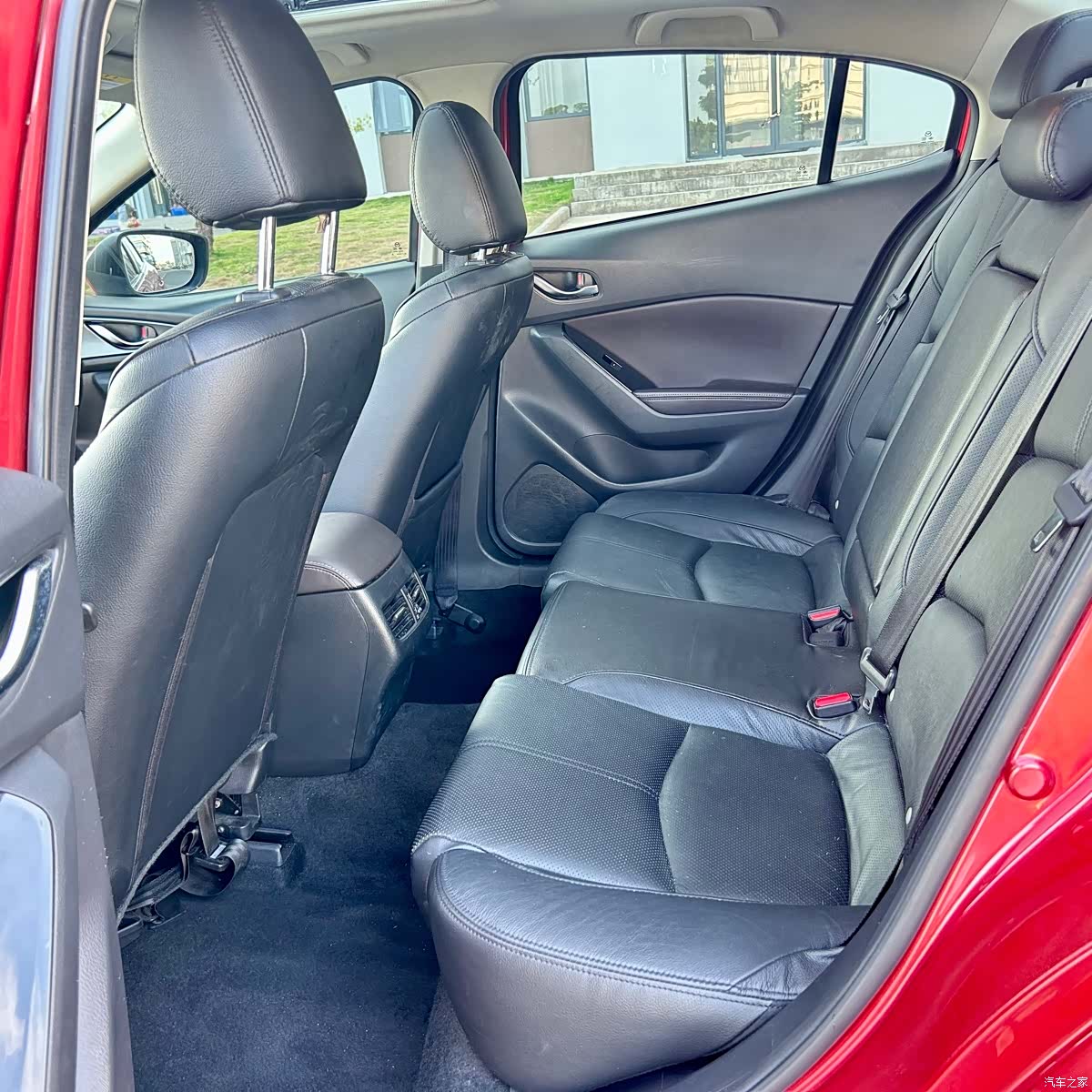 Mazda Mazda3, 2017 все фото