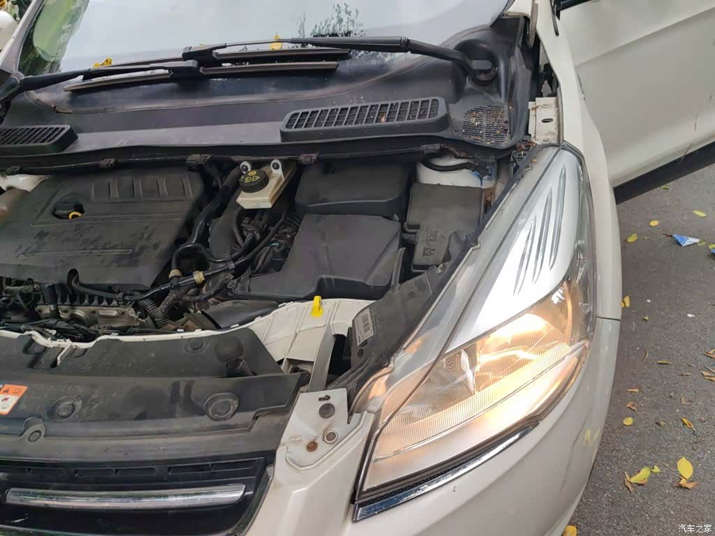 Ford Kuga, 2015 24