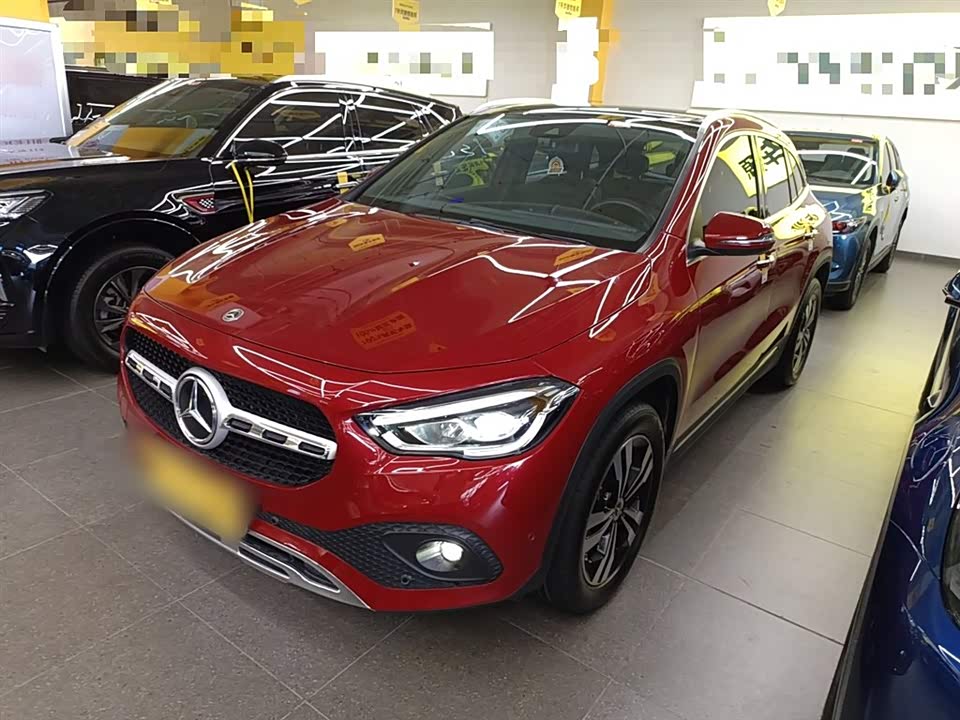Mercedes-Benz GLA Mercedes-Benz GLA