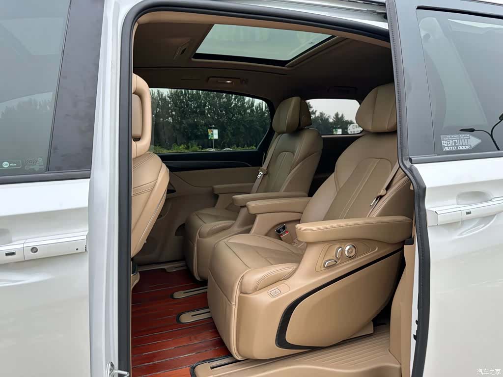 Buick GL8, 2020 10