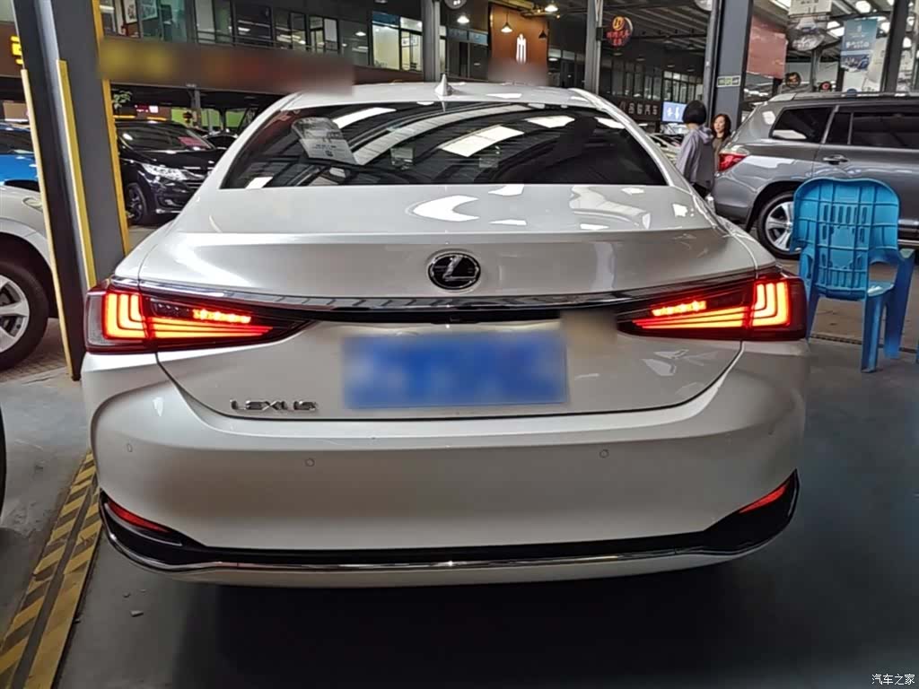 Lexus ES, 2022 6