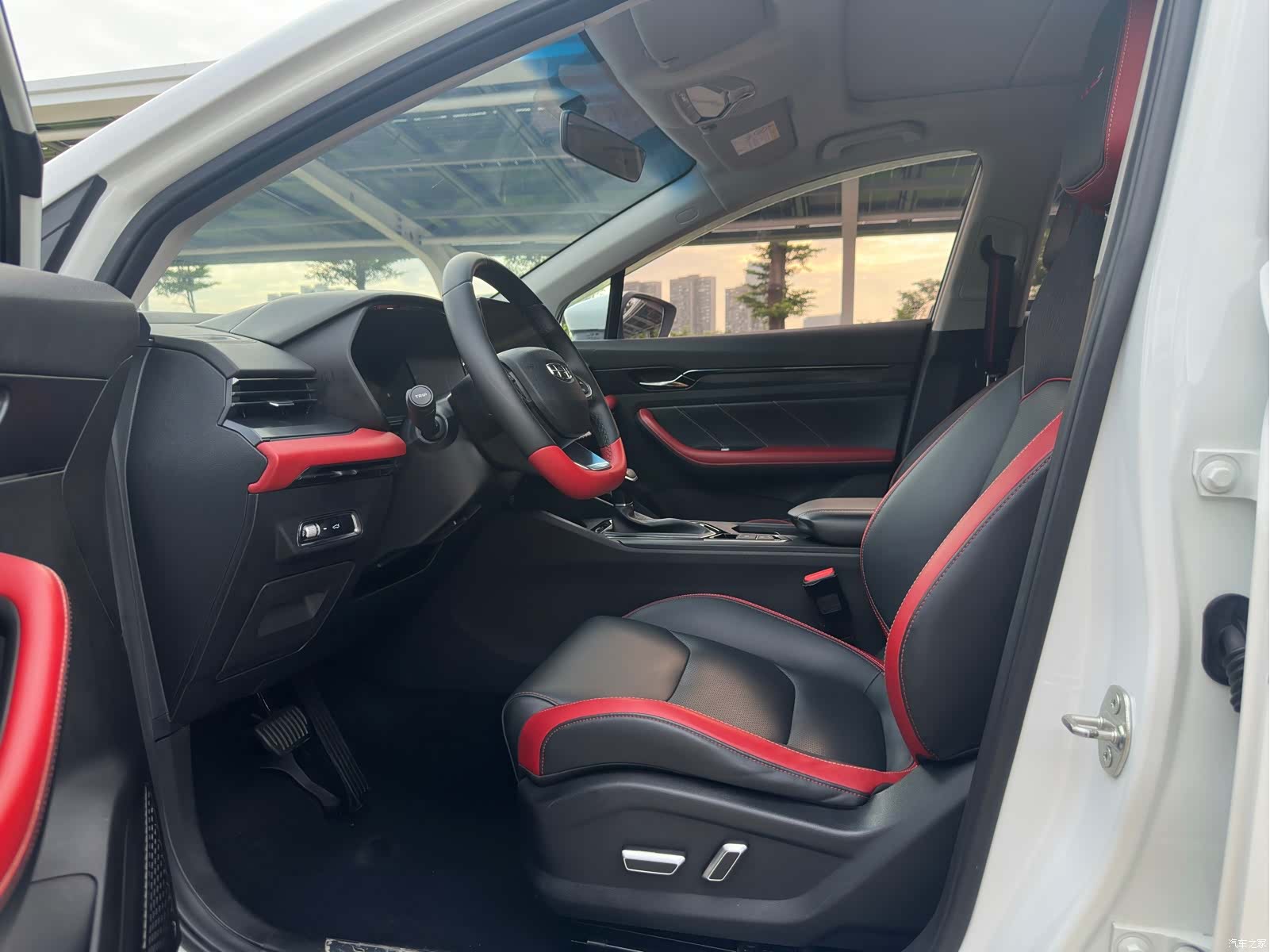 Geely Emgrand, 2022 13