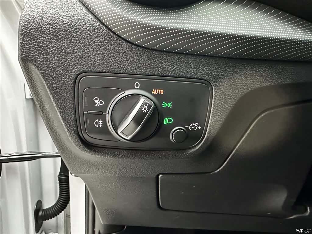Audi Q2L, 2022 17