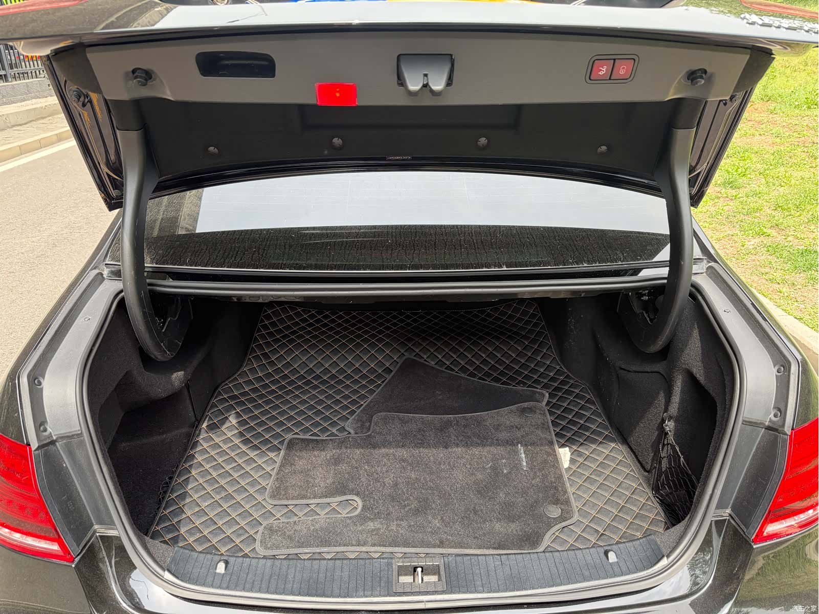 Mercedes-Benz E-Class, 2016 12