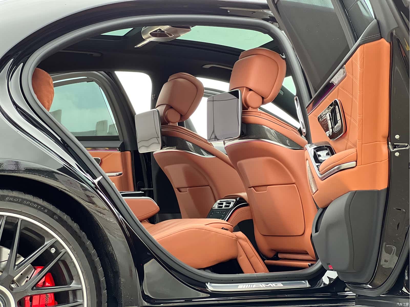 Mercedes-Benz S-Class, 2024 7