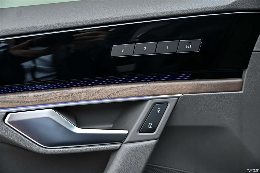 Volkswagen Touareg, 2025 23