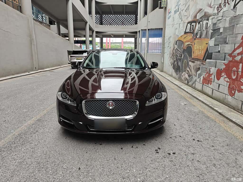 Jaguar XJ, 2015 11