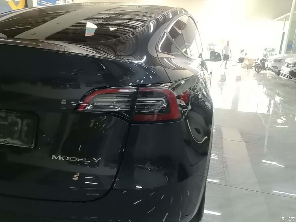 Tesla Model Y, 2024 8