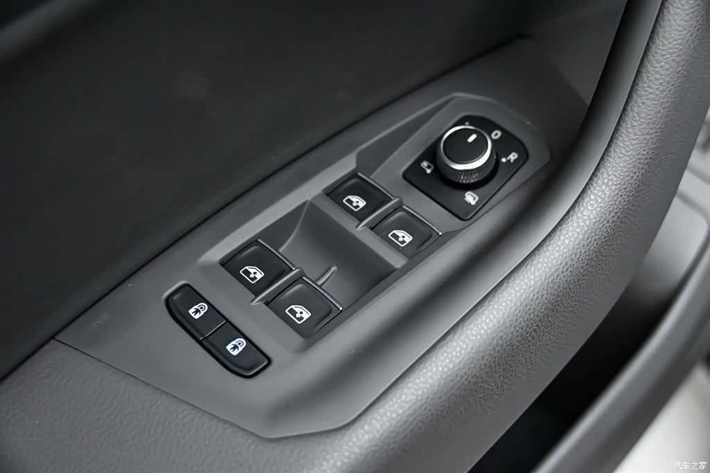 Volkswagen Touareg, 2025 22