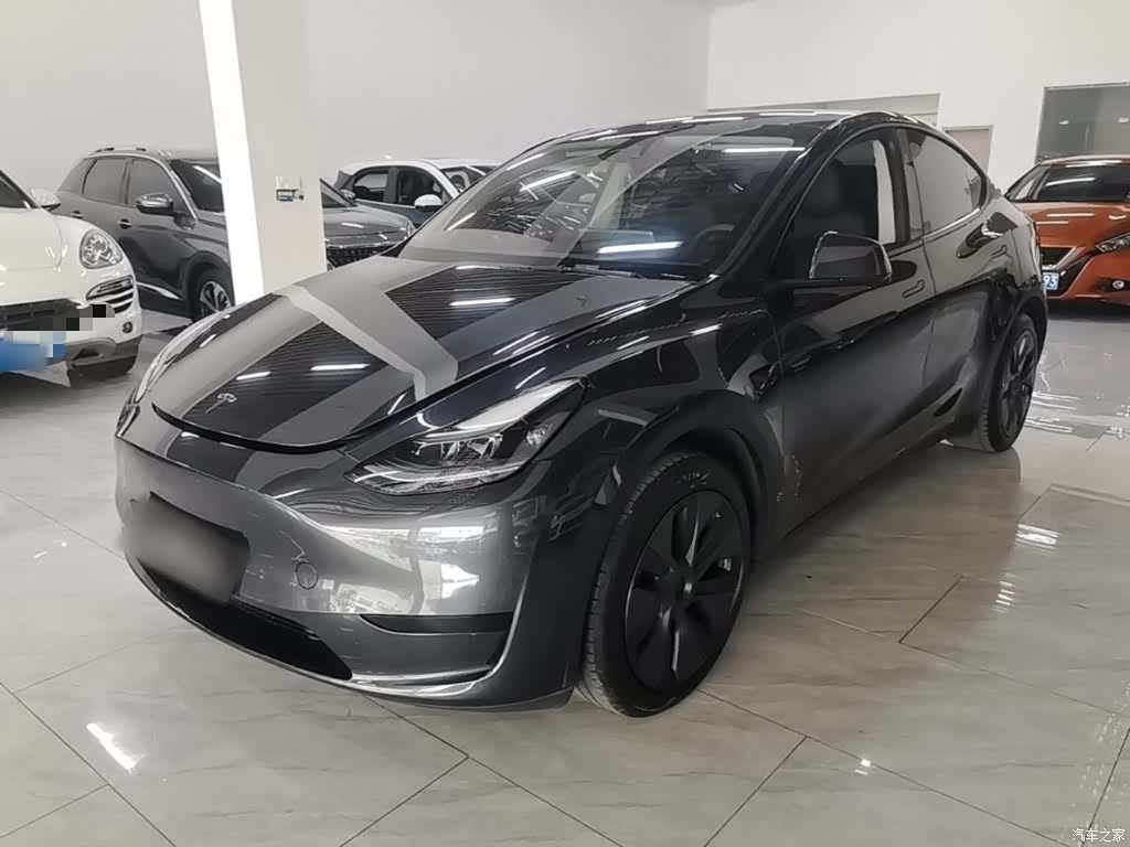 Tesla Model Y, 2024 1
