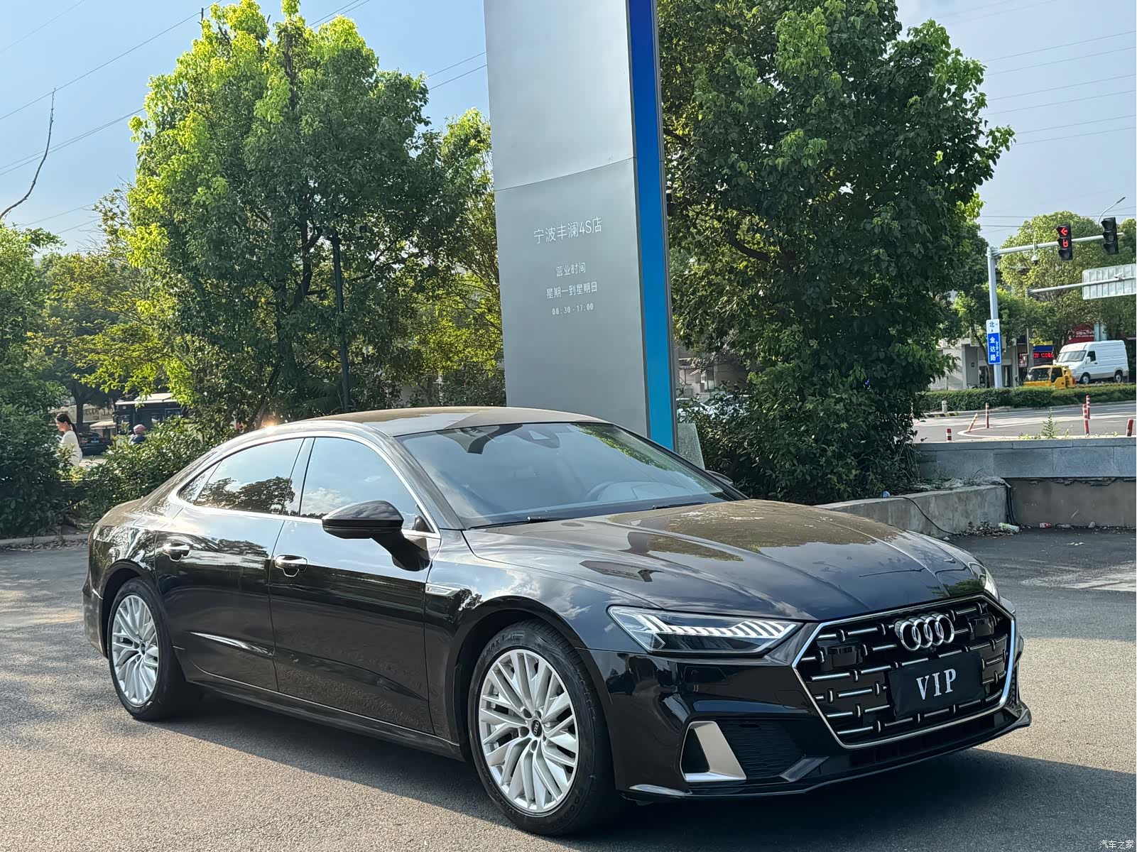 Audi A7L, 2023 3