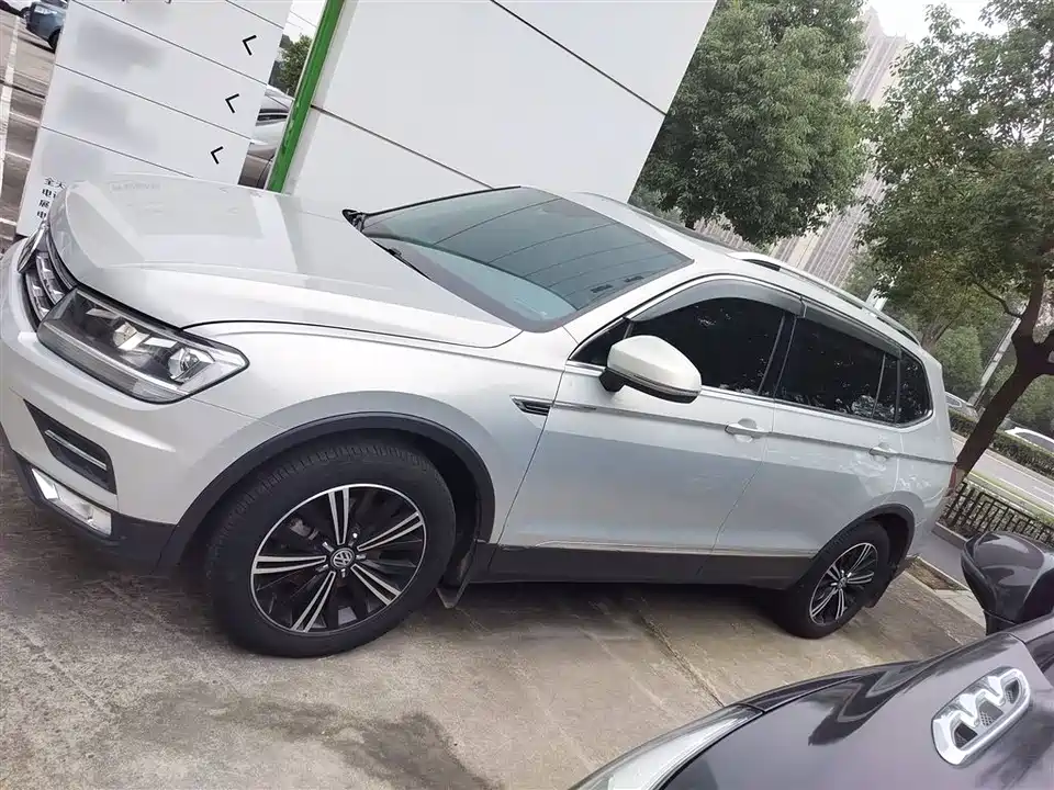 Volkswagen Tiguan L