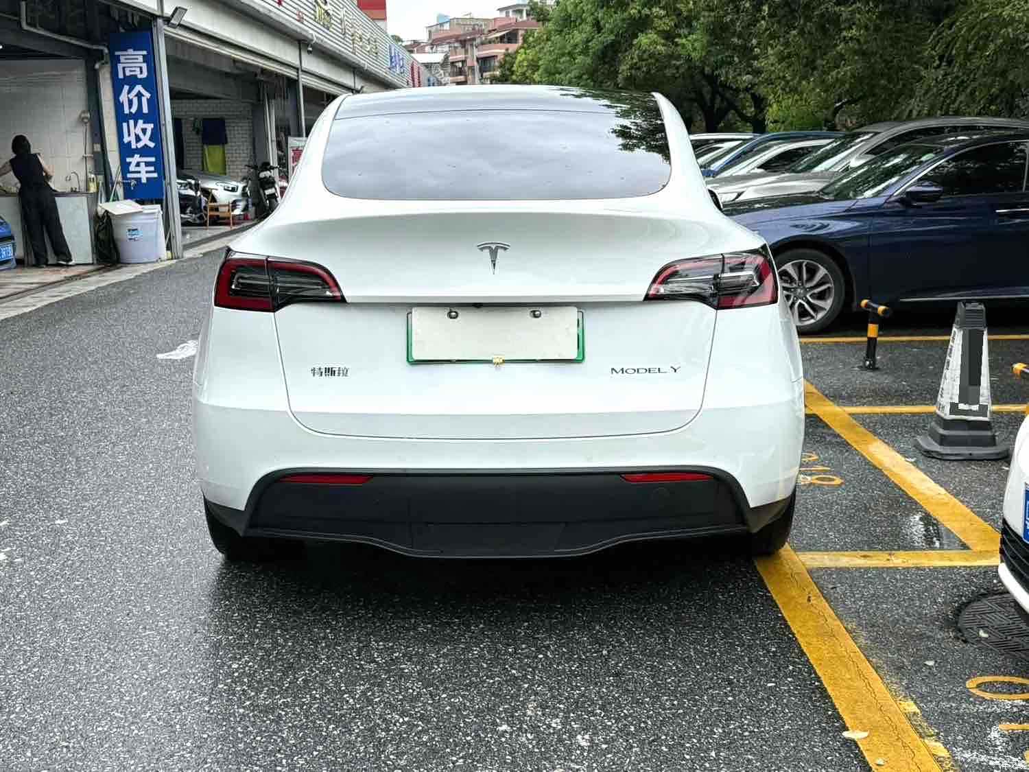Tesla Model Y, 2022 7