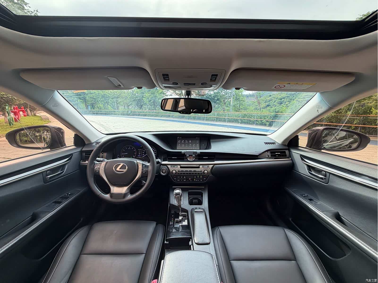 Lexus ES, 2012 9