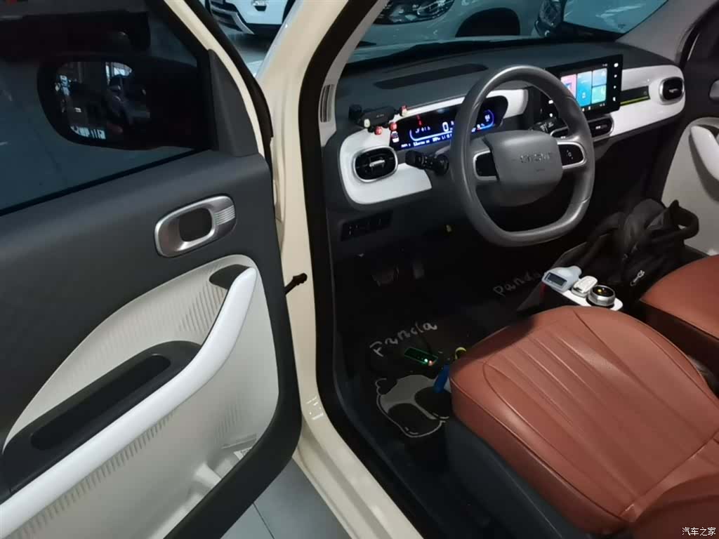 Geely Panda, 2025 16