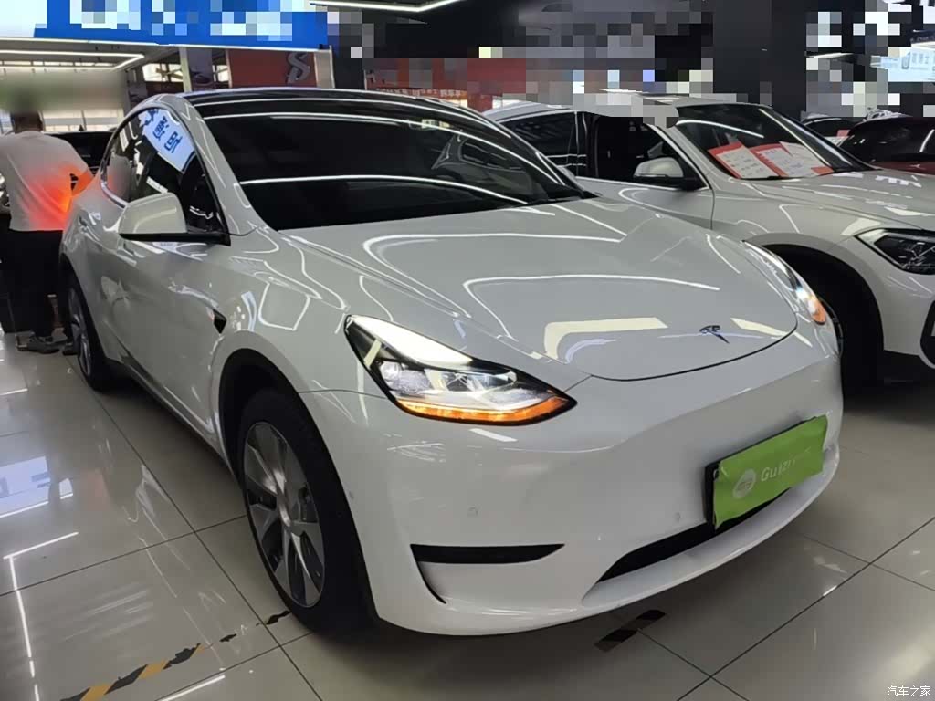 Tesla Model Y, 2023 4