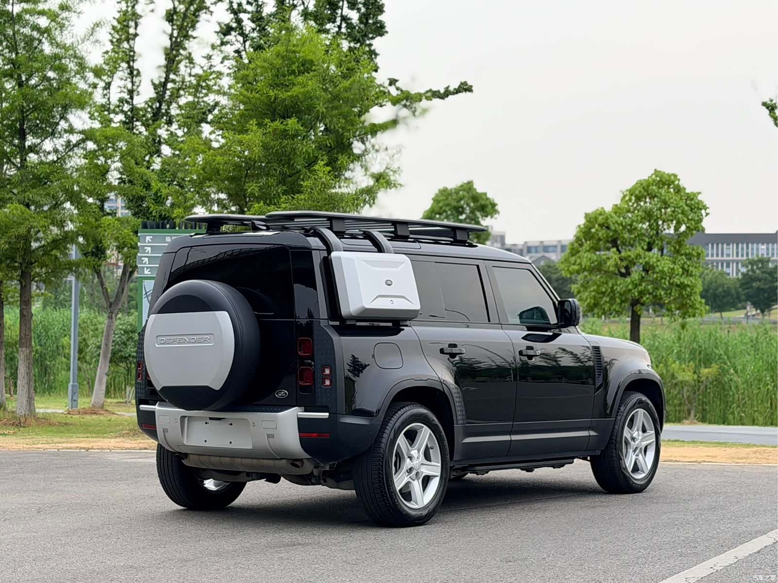Land Rover Defender, 2020 14