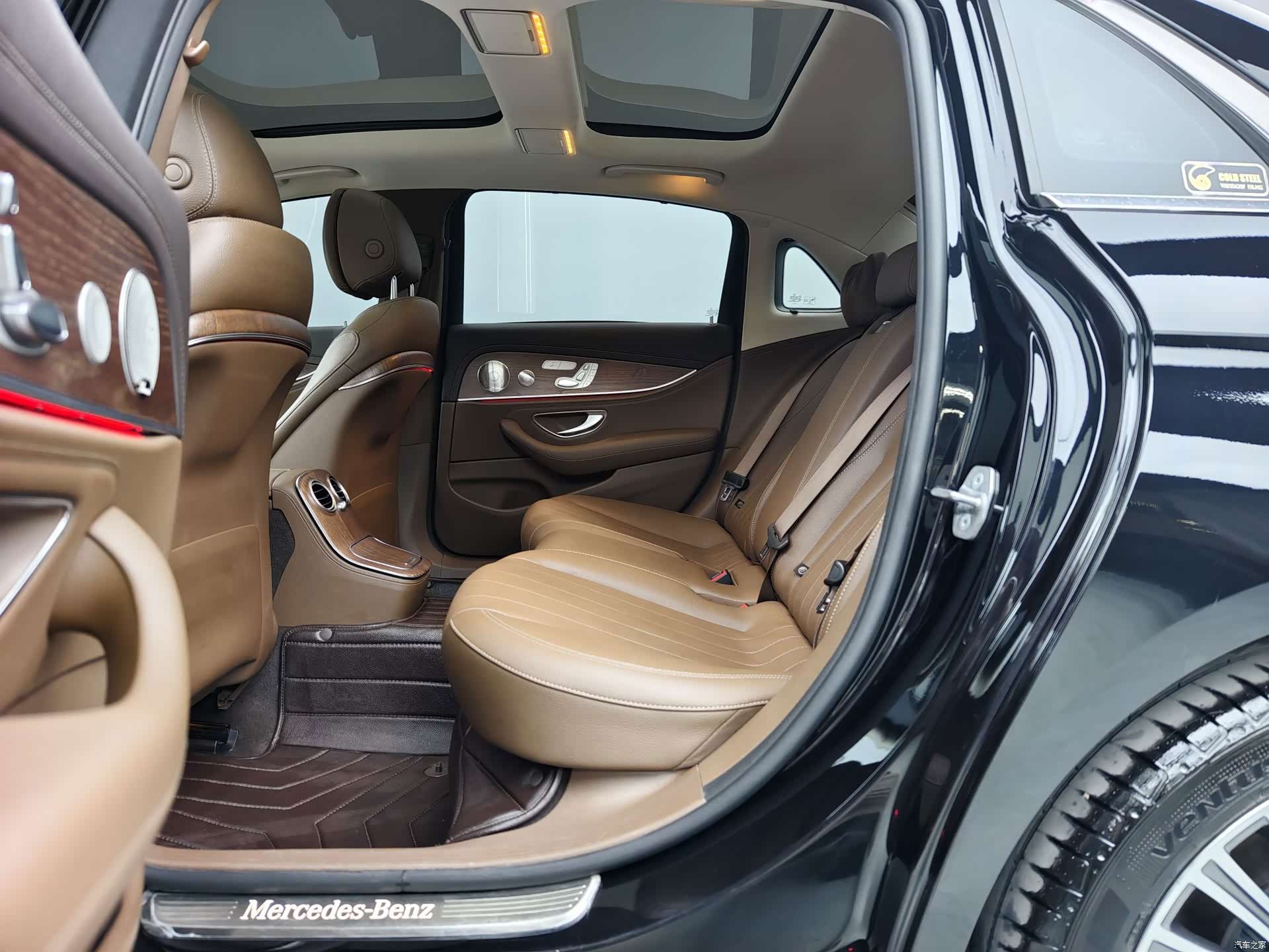Mercedes-Benz E-Class, 2023 16