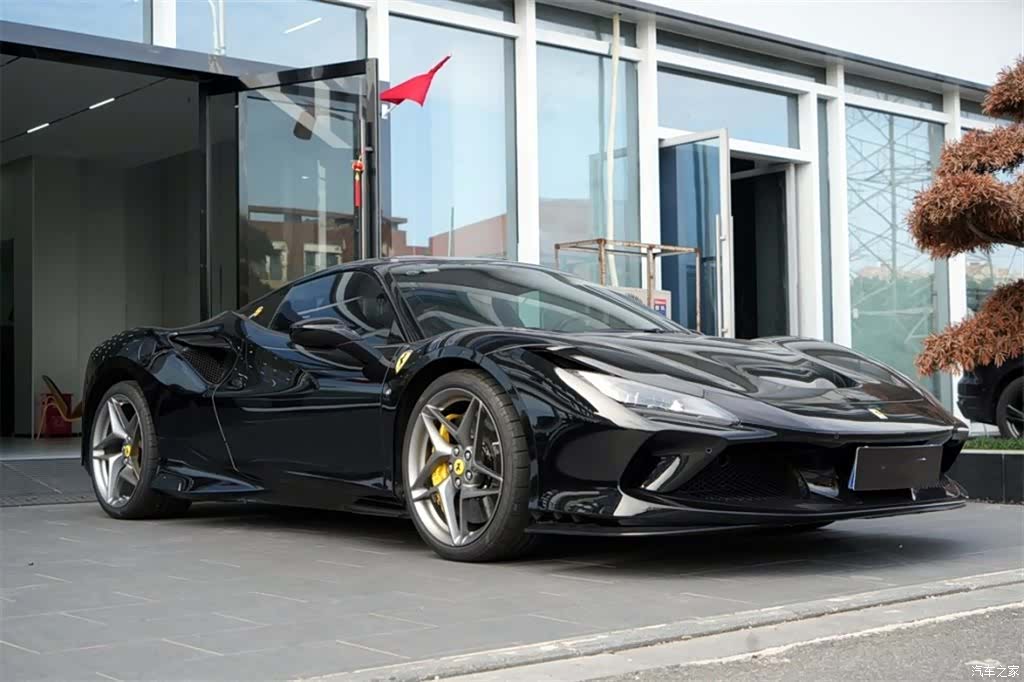 Ferrari F8, 2022 все фото