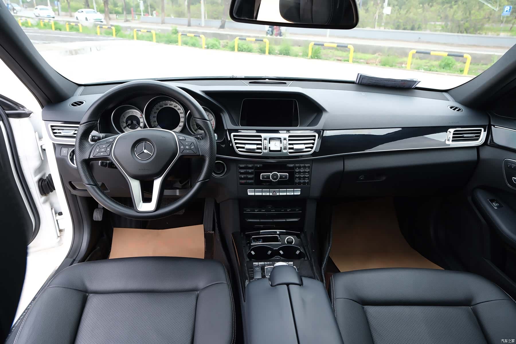 Mercedes-Benz E-Class, 2014 7