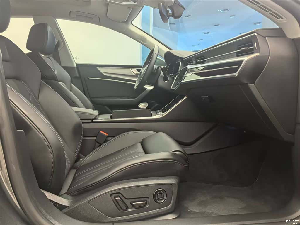Audi A7, 2025 10
