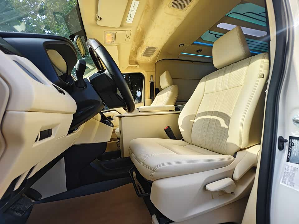 Toyota HIACE Toyota HIACE