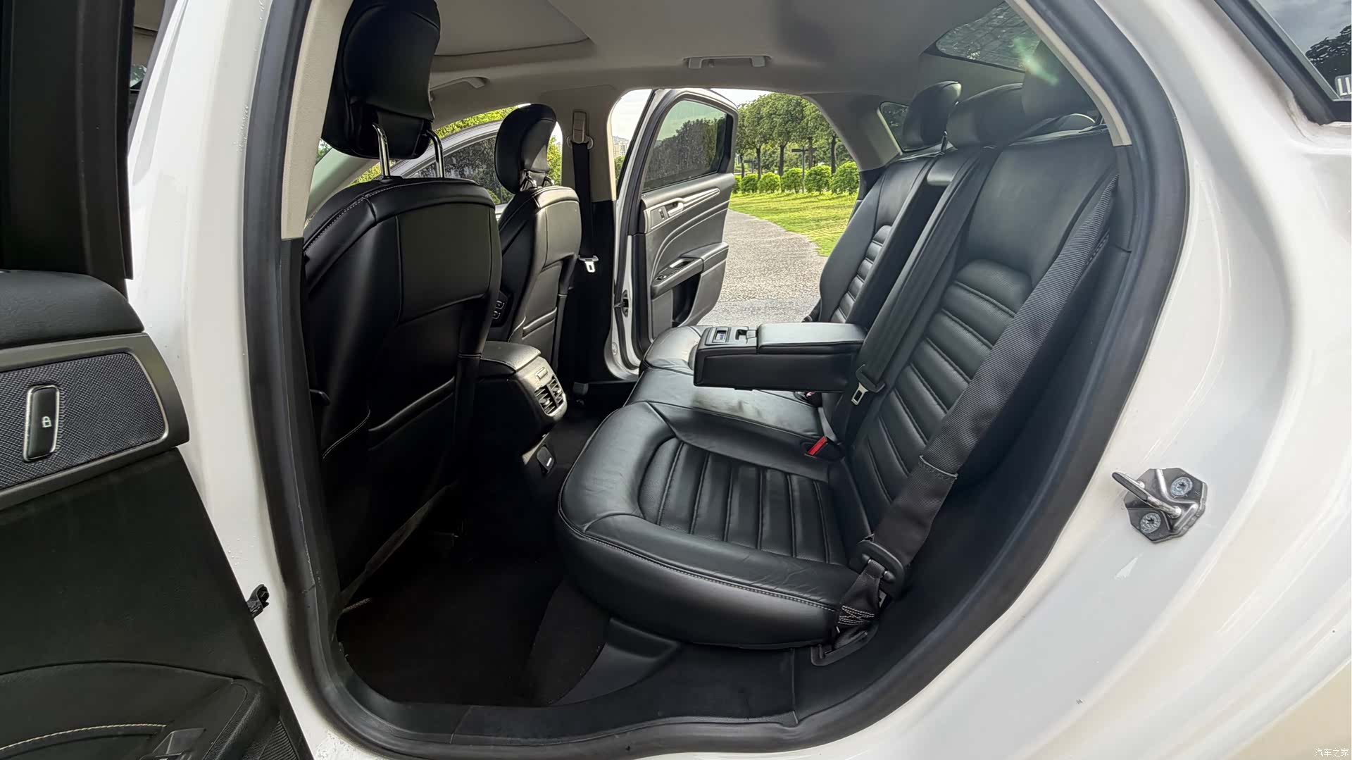 Ford Mondeo, 2017 11