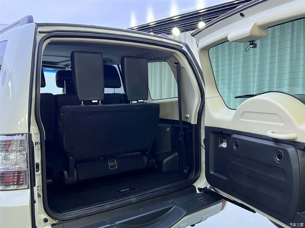Mitsubishi Pajero, 2015 20