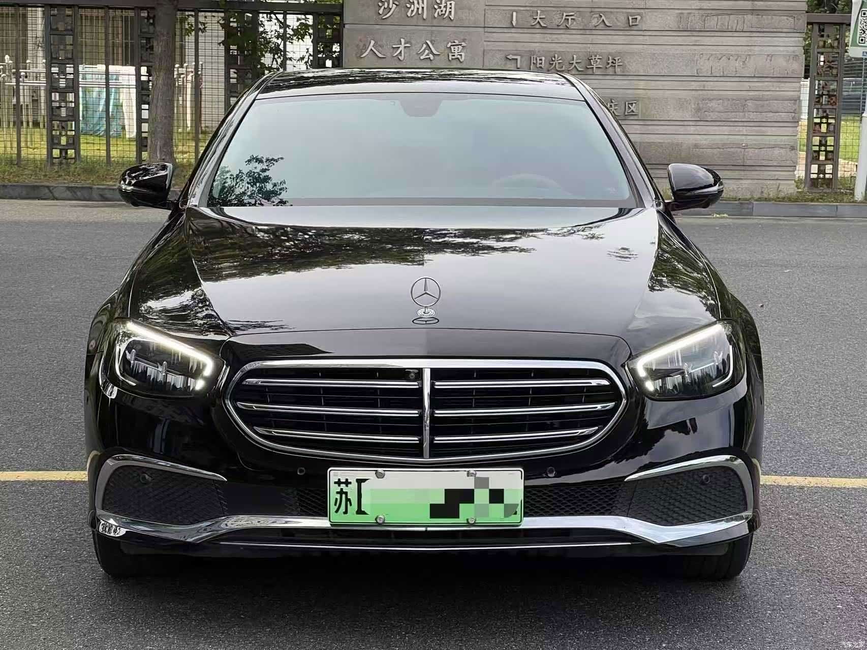 Mercedes-Benz E-Class, 2023 3