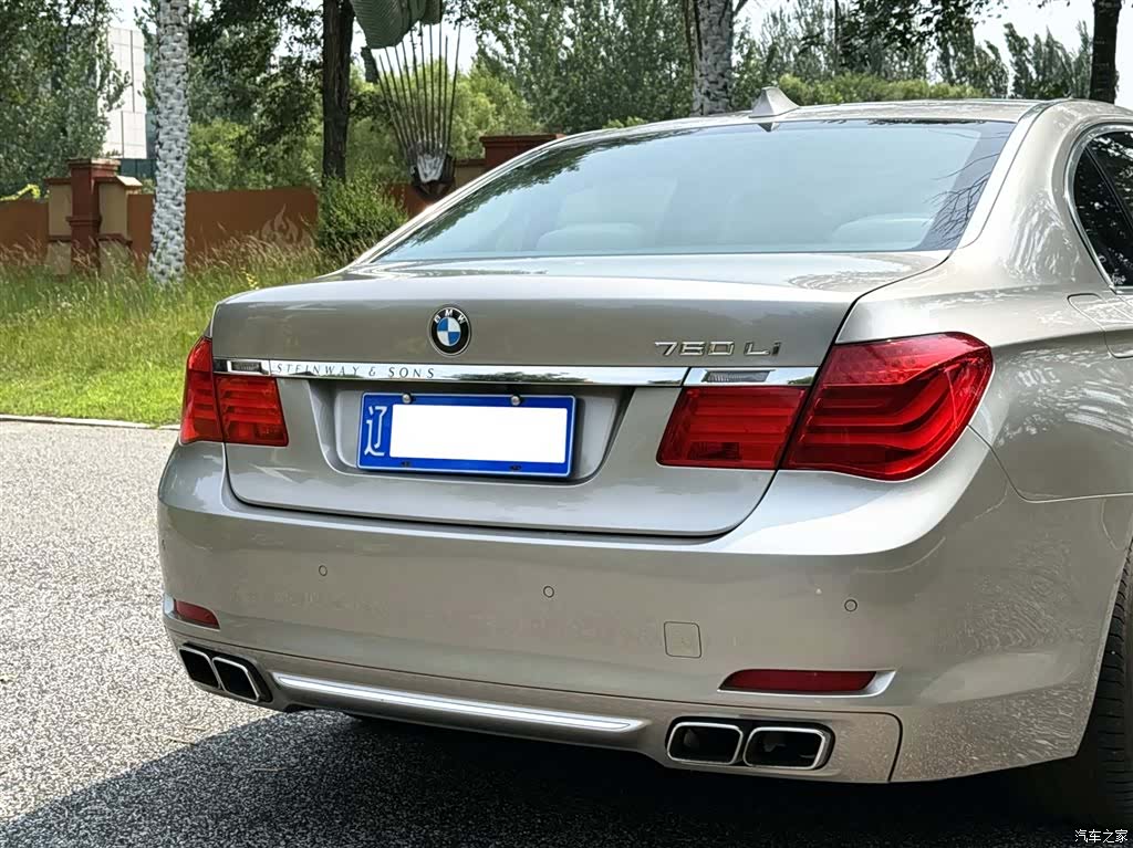 BMW 7 Series, 2012 21