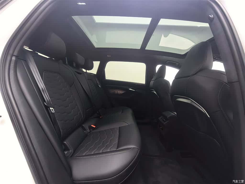 Audi e-tron, 2025 11