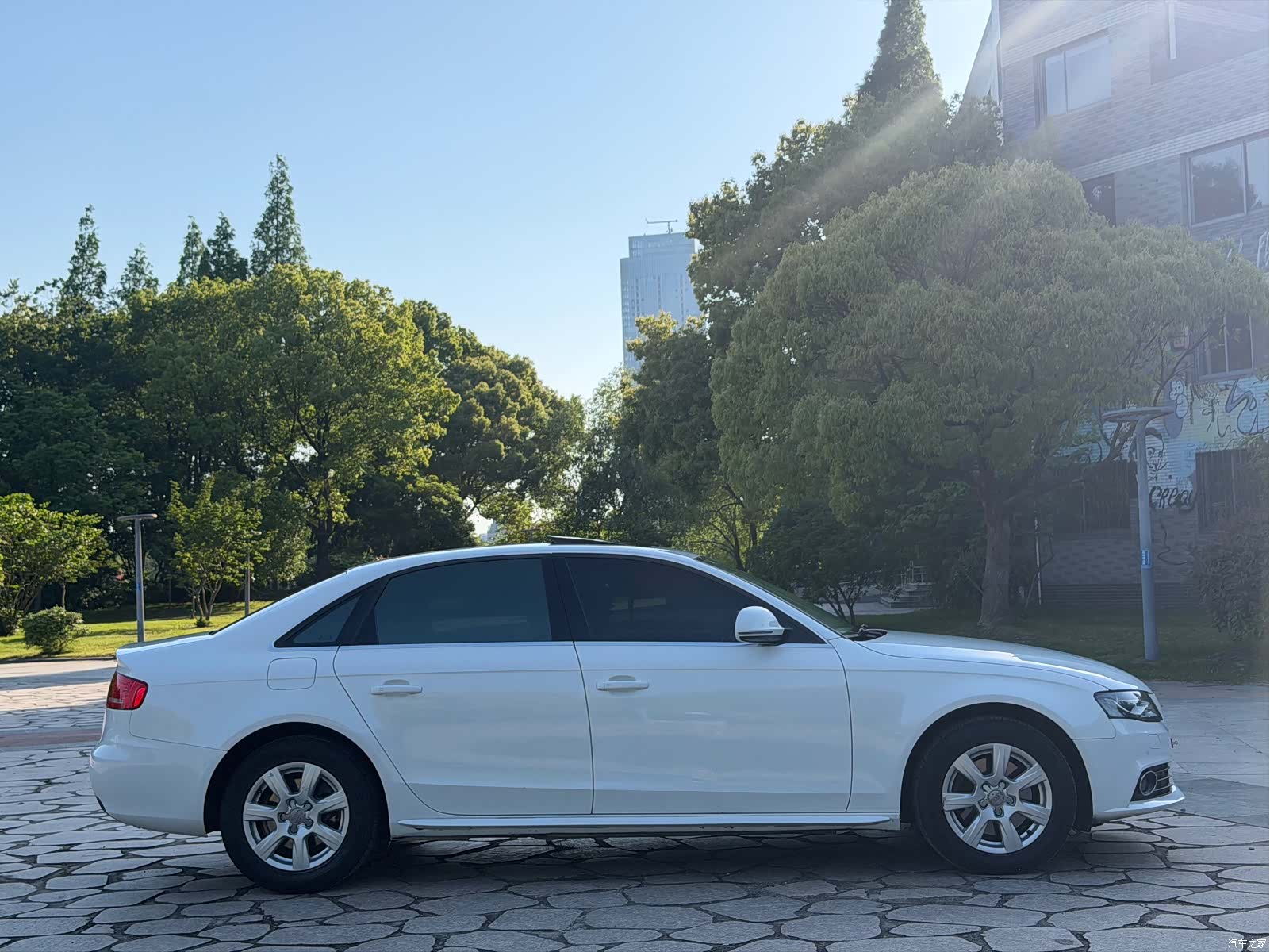 Audi A4L, 2012 4