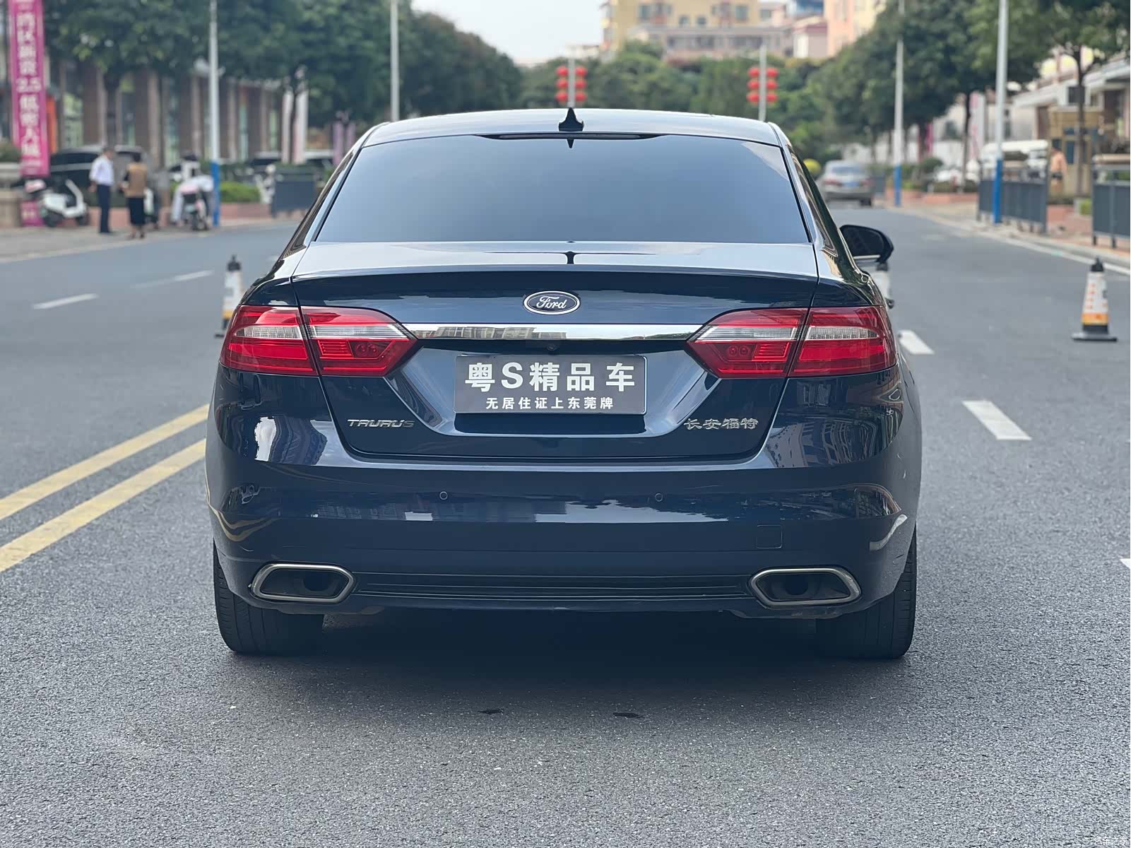 Ford Taurus, 2018 все фото