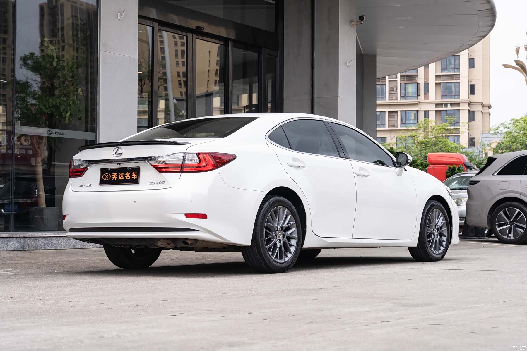 Lexus ES, 2018 3