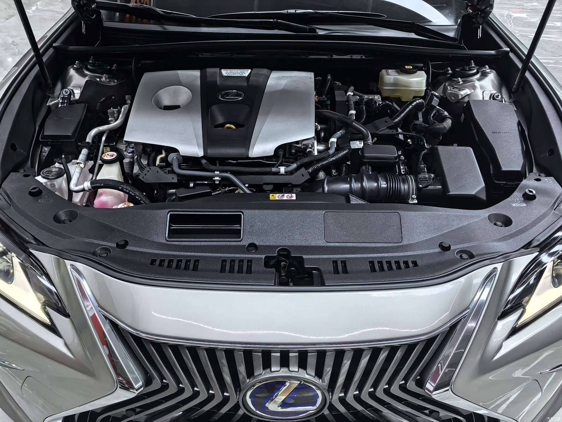 Lexus ES, 2020 36