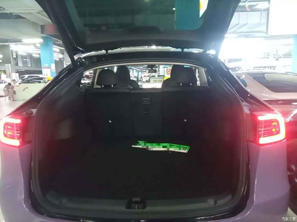 Tesla Model Y, 2023 19