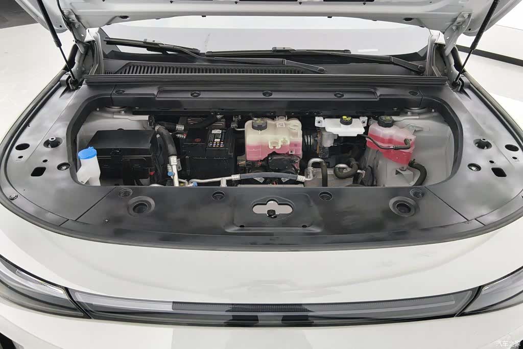 Leapmotor C10, 2025 10