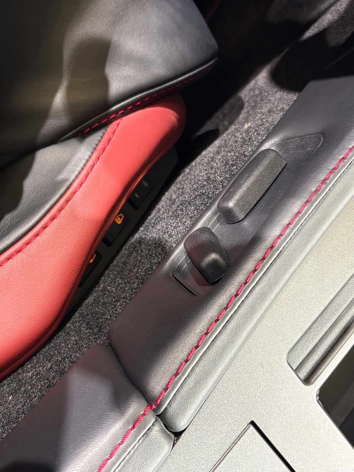 Aston Martin Vantage, 2010 12