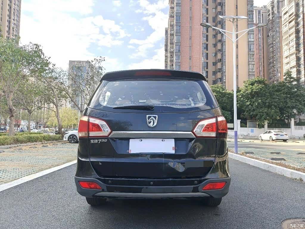 Wuling 730, 2015 8