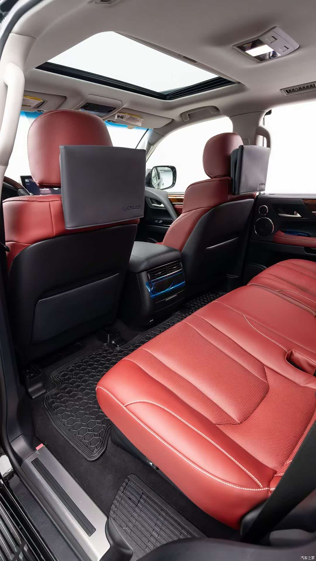 Lexus LX, 2025 6
