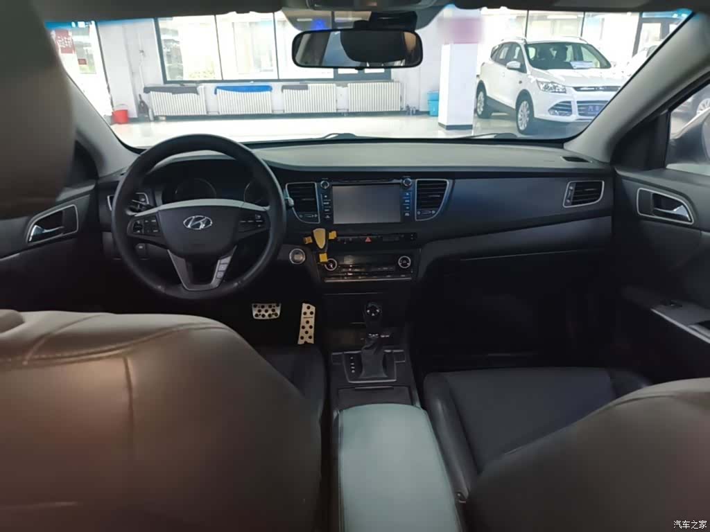 Hyundai GLS, 2015 10