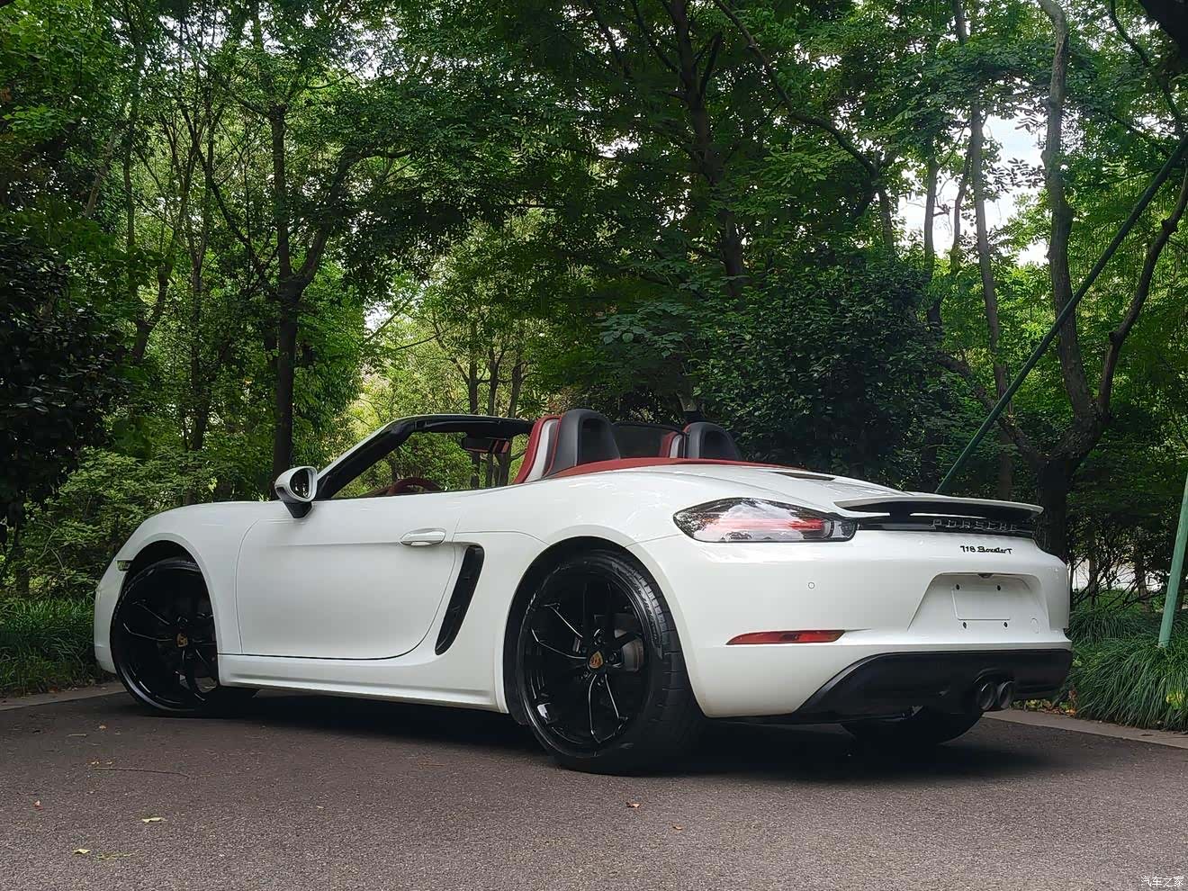 Porsche Boxster, 2024 все фото