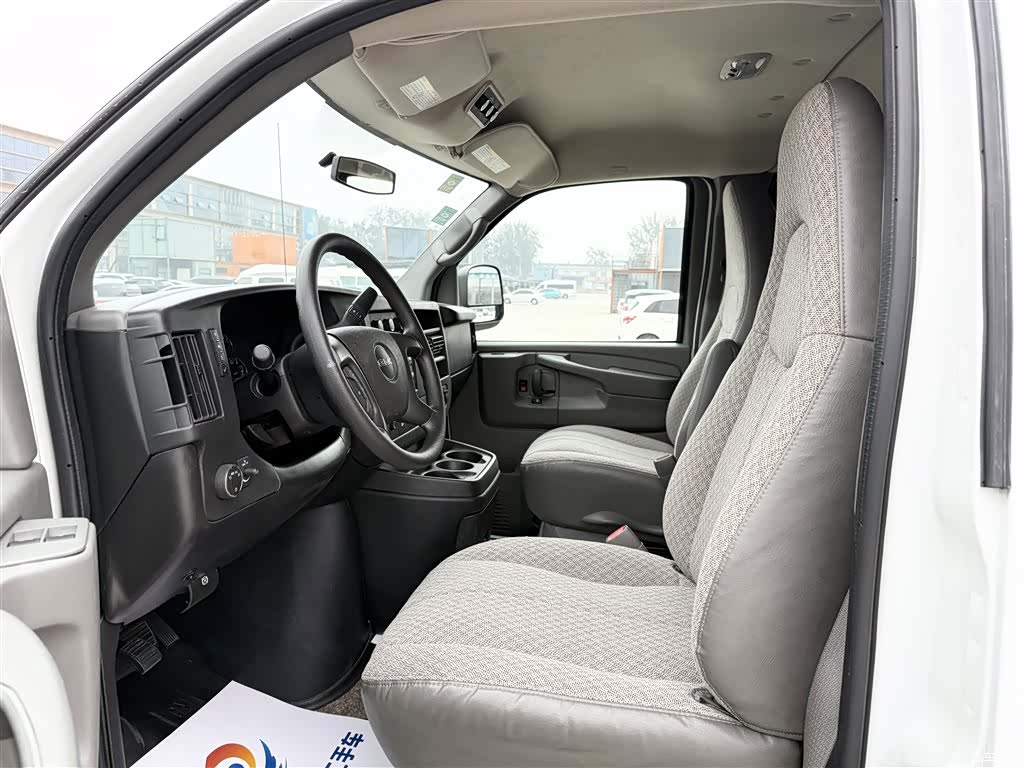 GMC SAVANA, 2015 4