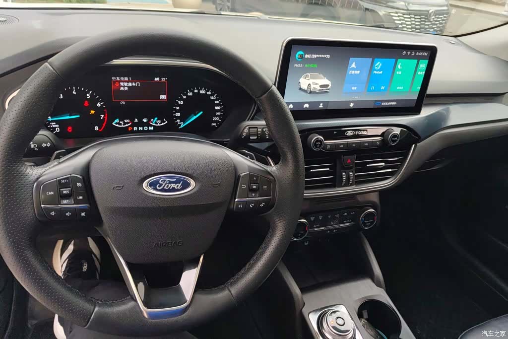 Ford Focus, 2019 12