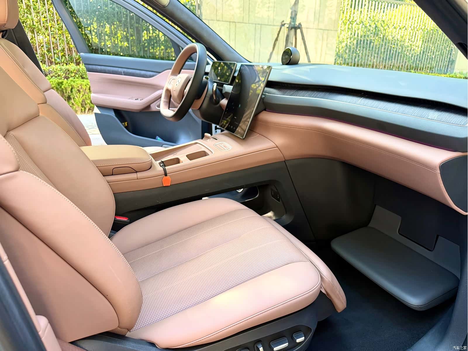 NIO ES8, 2023 11